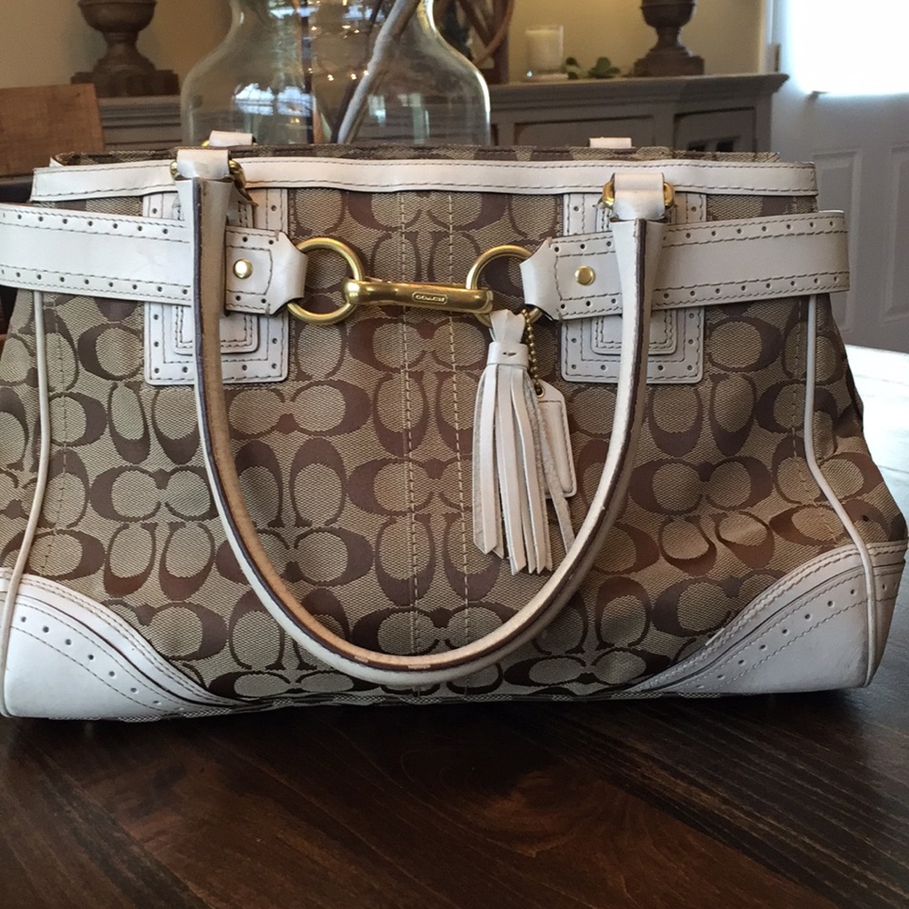 Coach Hampton Signature Purse in White & Tan